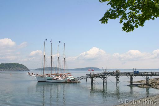 bar_harbor_IMG_2648.JPG   -   Bar Harbour. Sailing ship with the Porcupine Islands in the distance.