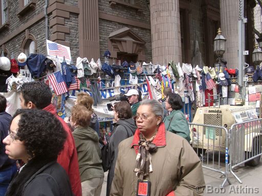 03190017.JPG   -   Tributes to the 9/11 victims, near ground zero, New York City